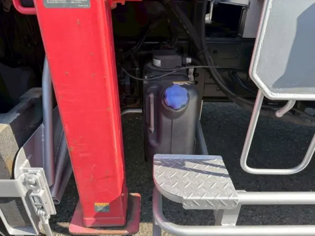 いすゞ ギガ QKG-CYZ77BM(6x4)の写真16