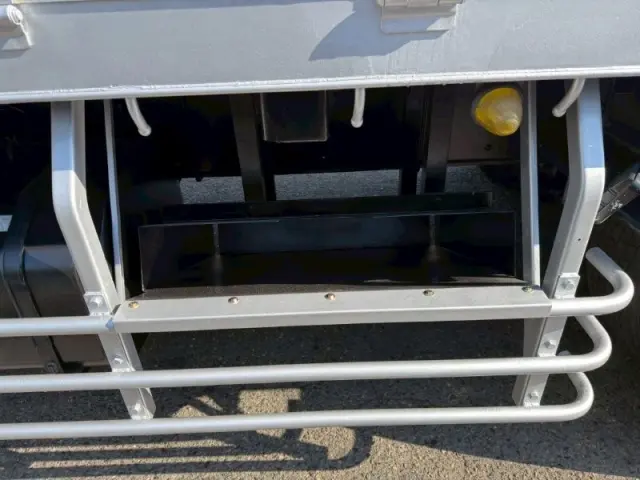 いすゞ ギガ QKG-CYZ77BM(6x4)の写真17