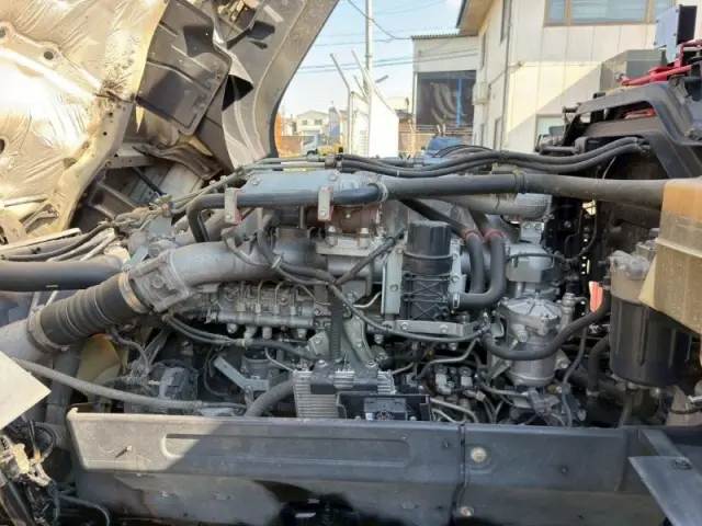 いすゞ ギガ QKG-CYZ77BM(6x4)の写真24