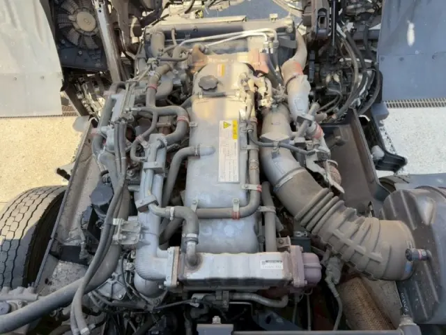 いすゞ ギガ QKG-CYZ77BM(6x4)の写真26