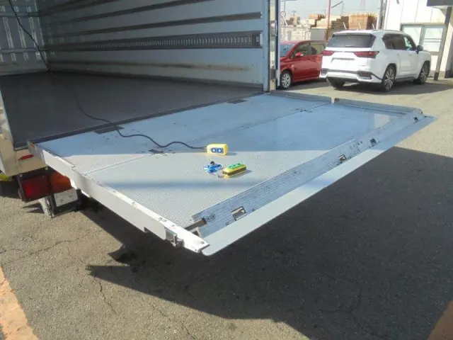 いすゞ フォワード 2PG-FRR90T2(2WD)の写真5