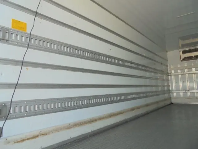 いすゞ フォワード 2PG-FRR90T2(2WD)の写真9