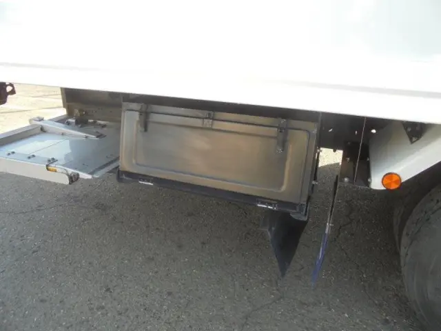 いすゞ フォワード 2PG-FRR90T2(2WD)の写真17