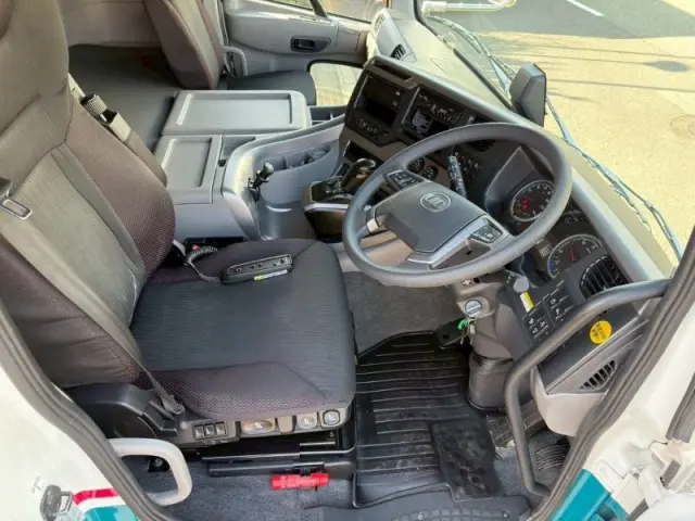 ＵＤ クオン 2PG-CG5CA(8x4)の写真31