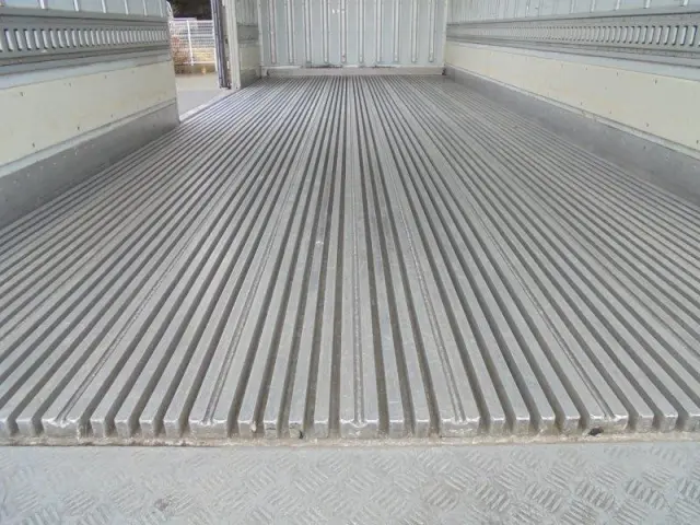 いすゞ フォワード 2PG-FTR90V2の写真6