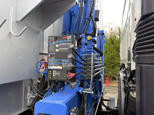 日野 プロフィア 2DG-FS1AHEの写真17