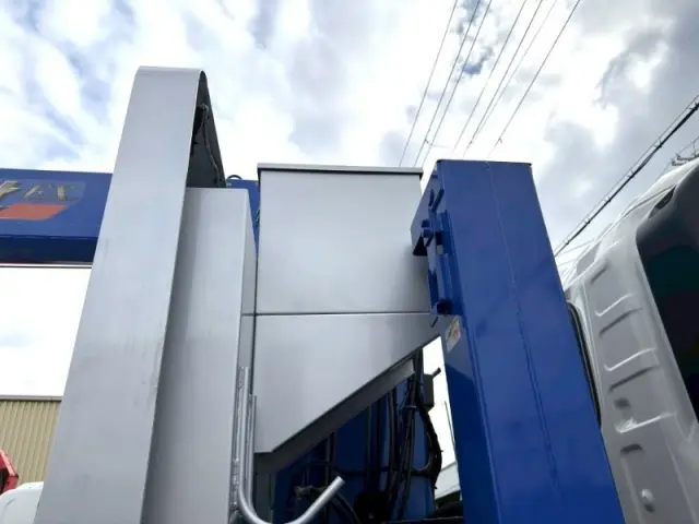 日野 プロフィア 2DG-FS1AHEの写真25