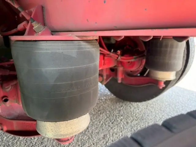 いすゞ ギガ QKG-CYL77BM(6x2)の写真6