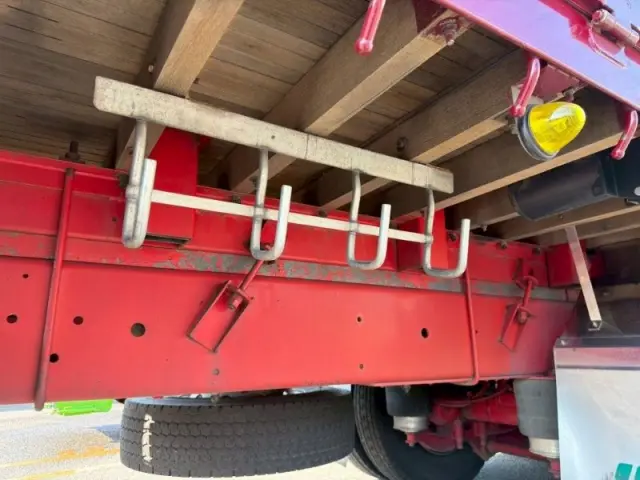 いすゞ ギガ QKG-CYL77BM(6x2)の写真8