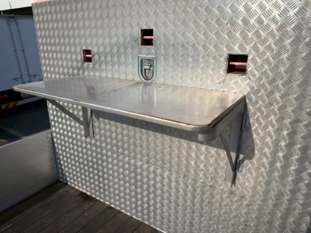 いすゞ ギガ QKG-CYL77BM(6x2)の写真11