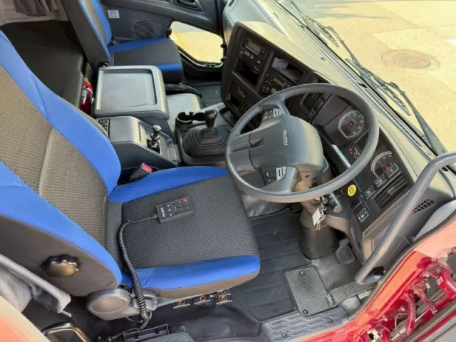 いすゞ ギガ QKG-CYL77BM(6x2)の写真19