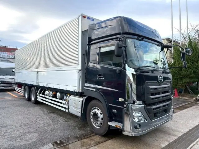 UD クオン 2PG-CD5CA(6x2)の写真2