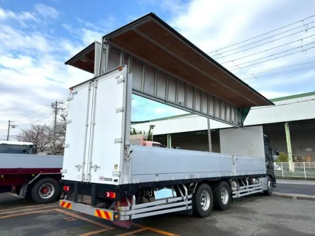 UD クオン 2PG-CD5CA(6x2)の写真7