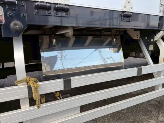 UD クオン 2PG-CD5CA(6x2)の写真18