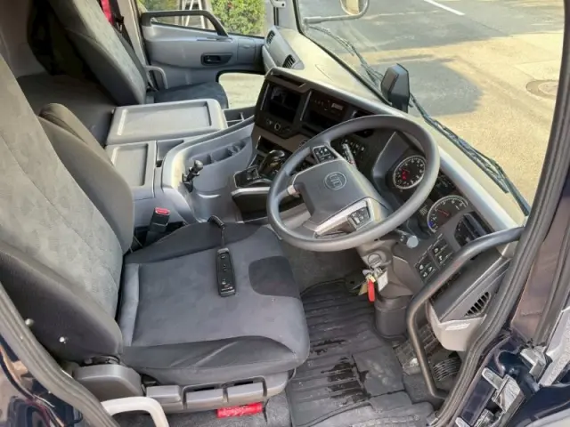 UD クオン 2PG-CD5CA(6x2)の写真32