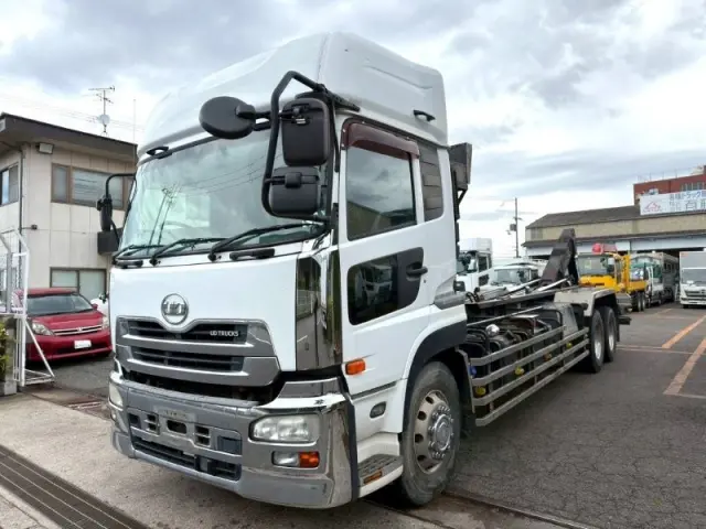 ＵＤ クオン QKG-CW5ZL(6x4)の写真5