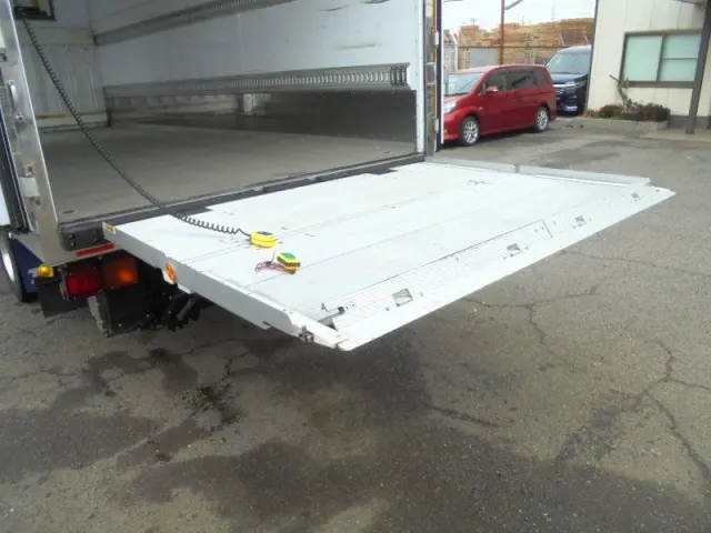 いすゞ フォワード 2PG-FRR90T2の写真5