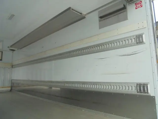 いすゞ フォワード 2PG-FRR90T2の写真10