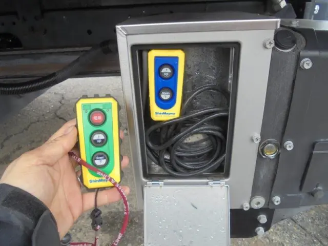 いすゞ フォワード 2PG-FRR90T2の写真11