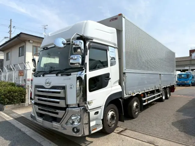 UD クオン 2PG-CG5CA(8x4)の写真1