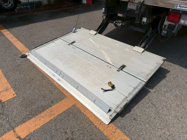 いすゞ フォワード 2PG-FRR90T2の写真6