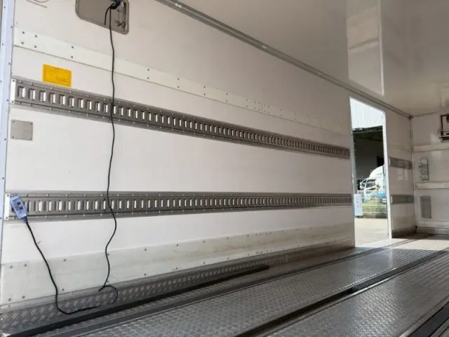 いすゞ フォワード 2PG-FRR90T2の写真9