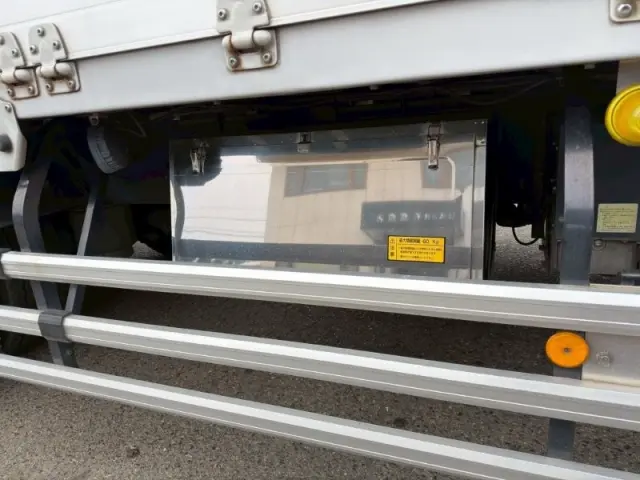 いすゞ ギガ QKG-CYL77B(6x2)の写真19