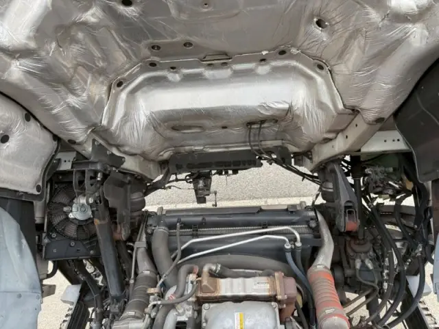 いすゞ ギガ QKG-CYL77B(6x2)の写真25