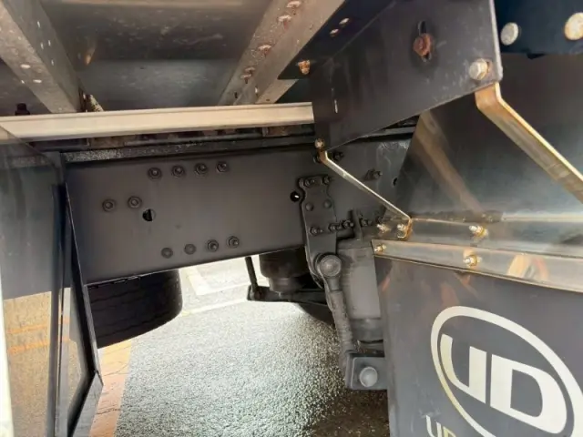 ＵＤ クオン 2PG-CG5CA(8x4)の写真17