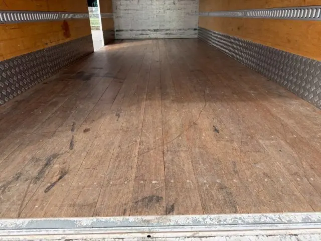 いすゞ フォワード 2RG-FRR90S2の写真8