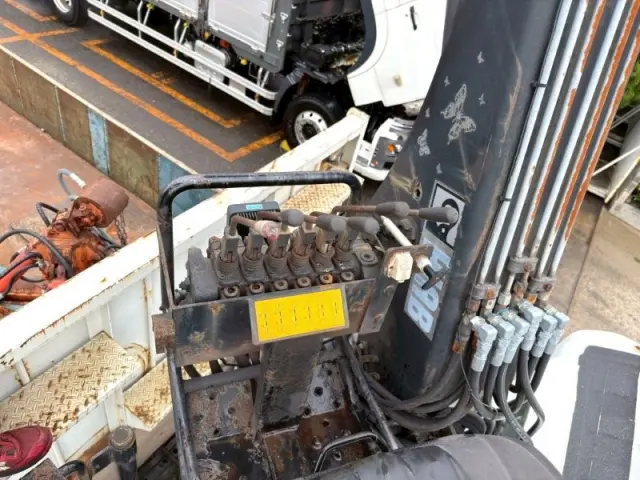 いすゞ フォワード LKG-FTR90S2の写真16