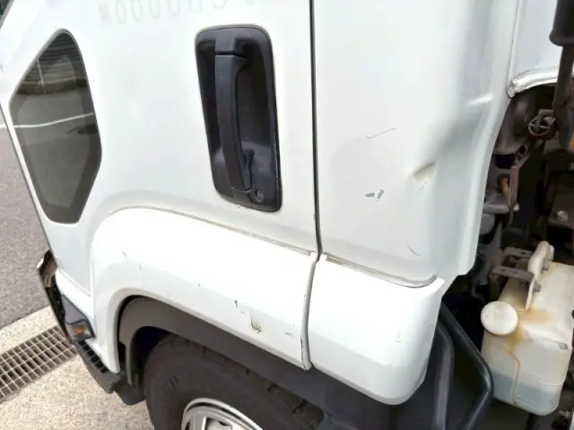 いすゞ フォワード LKG-FTR90S2の写真36