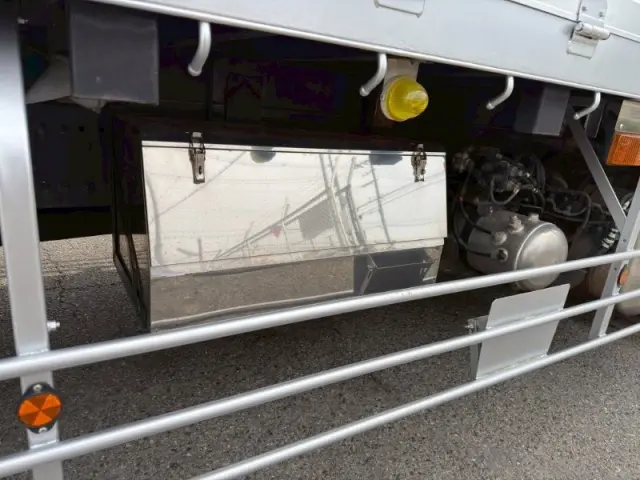 日野 プロフィア 2DG-FR1AJA(6x2)の写真8