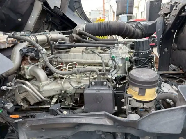 日野 プロフィア 2DG-FR1AJA(6x2)の写真13