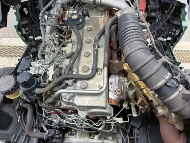 日野 プロフィア 2DG-FR1AJA(6x2)の写真15