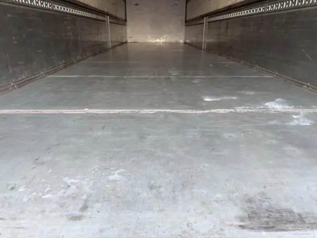 ＵＤ クオン 2PG-CD5CA(6x2)の写真10