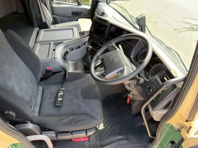 ＵＤ クオン 2PG-CG5CA(8x4)の写真34