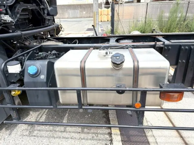 UD クオン 2PG-CD5CA(6x2)の写真9