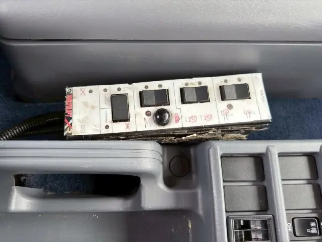 いすゞ フォワード 2RG-FRR90S2の写真27