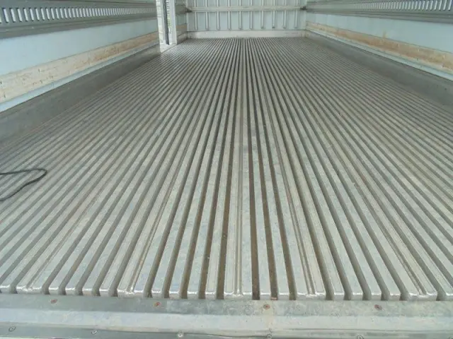 いすゞ フォワード TKG-FRR90S2の写真8