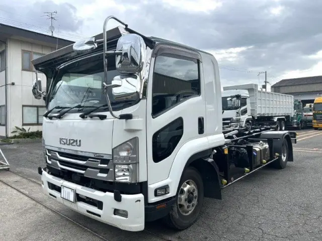 いすゞ フォワード 2RG-FRR90S2(2WD)の写真1