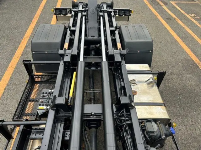 いすゞ フォワード 2RG-FRR90S2(2WD)の写真11