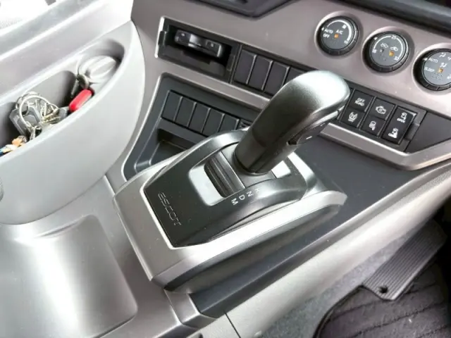 ＵＤ クオン 2PG-CG5CA(8x4)の写真33