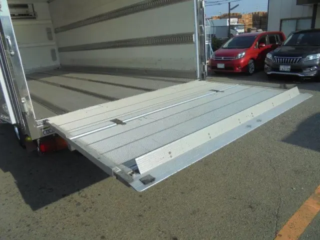 いすゞ フォワード 2PG-FRR90T2の写真5