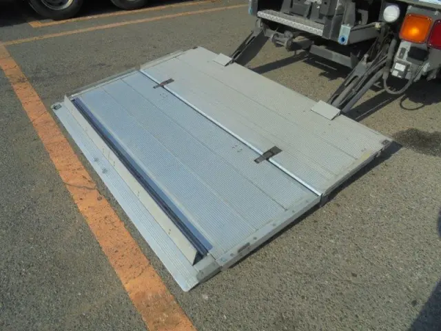 いすゞ フォワード 2PG-FRR90T2の写真6