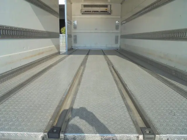 いすゞ フォワード 2PG-FRR90T2の写真8