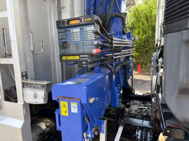 日野 プロフィア 2DG-FR1AHG(6x2)の写真12