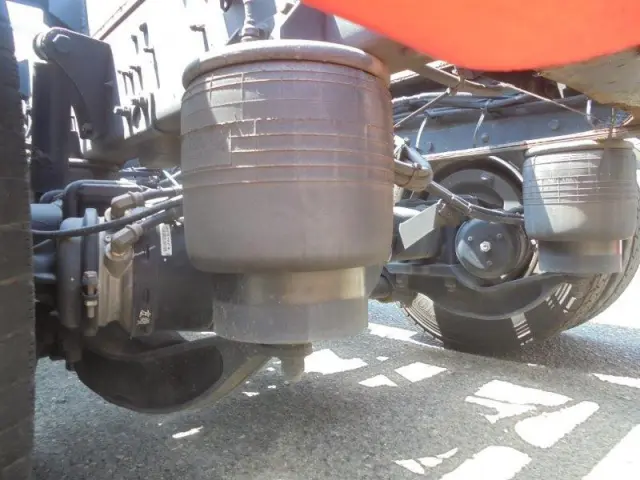 ＵＤ クオン QKG-CG5ZA(8x4)の写真6