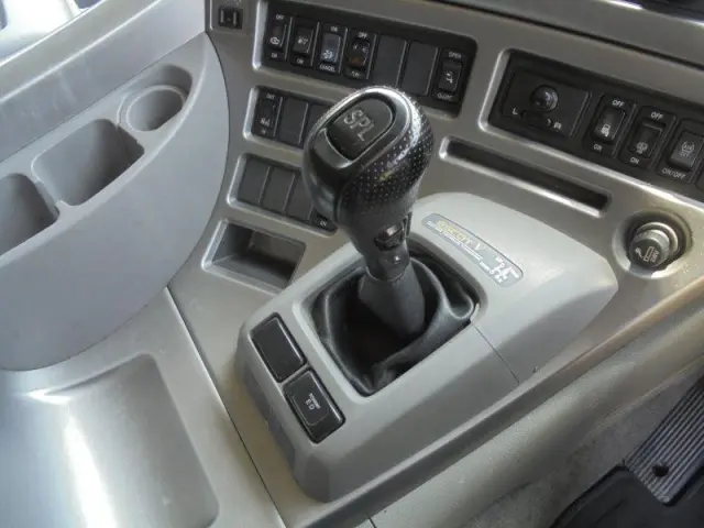 ＵＤ クオン QKG-CG5ZA(8x4)の写真19