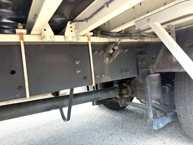 UD クオン 2PG-CD5CA(6x2)の写真16